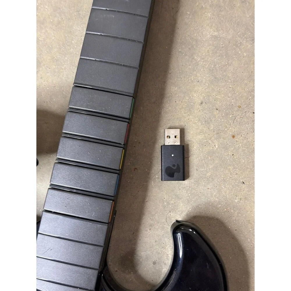 PDP RIFFMASTER Wireless Guitar Controller with Dongle for Xbox 049-034